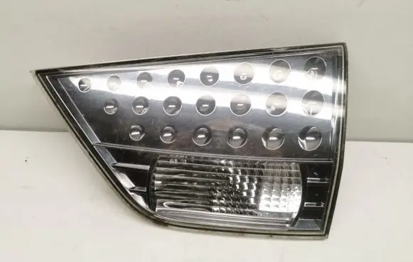 Mitsubishi Outlander Tailgate rear/tail lights 8B26