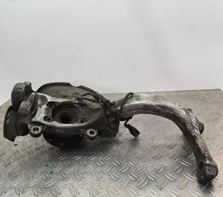 Audi A4 S4 B6 8E 8H Front wheel hub