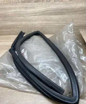 Rover 45 Rubber seal rear door CFC100571