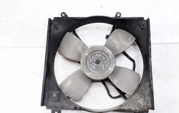 Mazda 626 Radiator cooling fan shroud