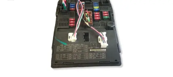 Nissan Micra Fuse module 284B71HROC