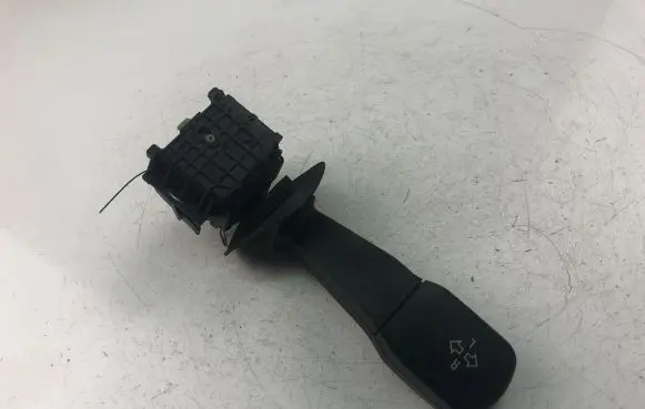 BMW 5 E39 Indicator stalk 8352014