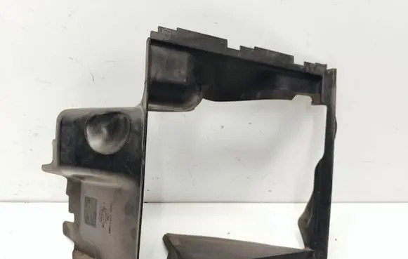 Audi Q7 4L Intercooler air channel guide 4L0117336F