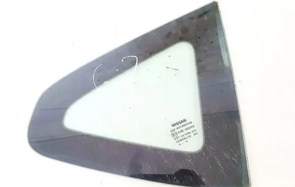 Nissan Qashqai Rear side window