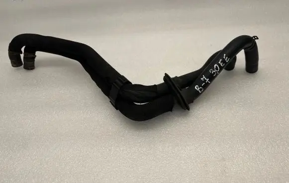 Audi A4 S4 B7 8E 8H Engine coolant pipe/hose 8E1819350AF