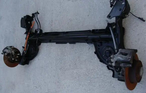 Renault Clio III Rear axle beam with reductor 