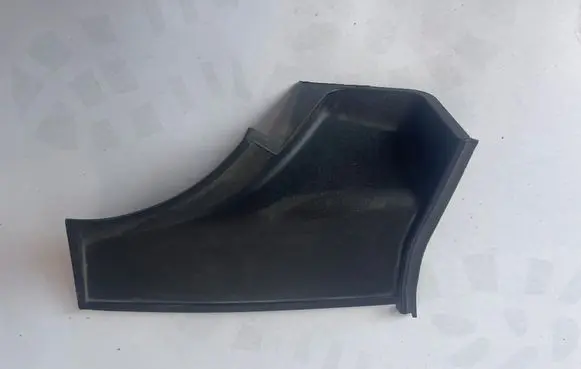 Ford Mustang VI Rear/tail light trim molding FR3B13A414A