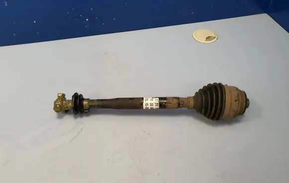 BMW X7 G07 Front driveshaft 8486202 31608486205 8486205