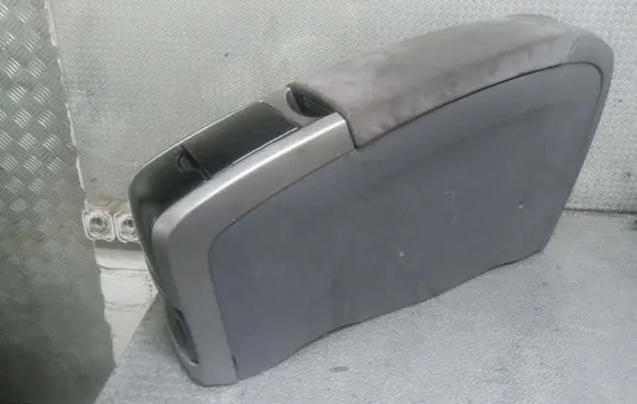 Toyota Prius (XW20) Center console 5890147040