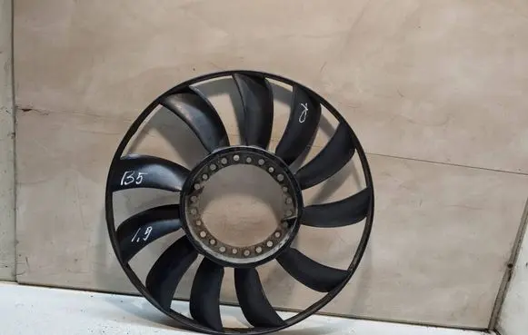 Volkswagen PASSAT B5 Fan impeller 058121301B