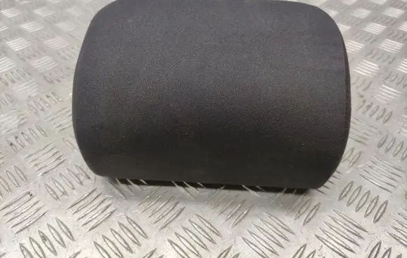 Volkswagen Golf VI Rear seat headrest