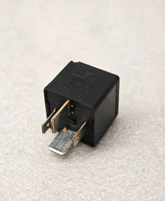 Volkswagen Golf Plus Other relay 7M0951253A 95VW10K705CA V23136J6X45