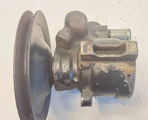 Opel Astra F Power steering pump 90281879
