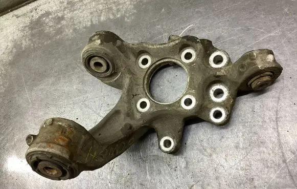 Engine mount bracket