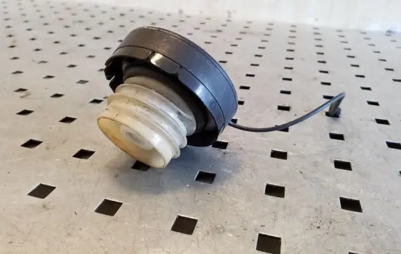 Toyota Corolla E120 E130 Fuel tank filler cap 