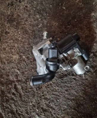 Audi A8 S8 D3 4E EGR valve 057131501C