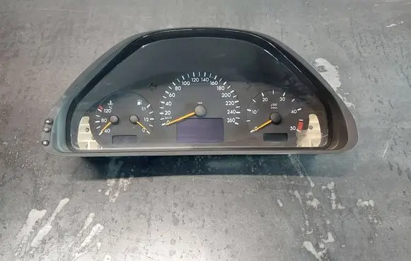 Mercedes-Benz E W210 Speedometer (instrument cluster) A2105407211
