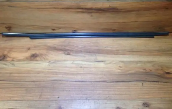 Opel Vectra B Front door glass trim molding 90464307