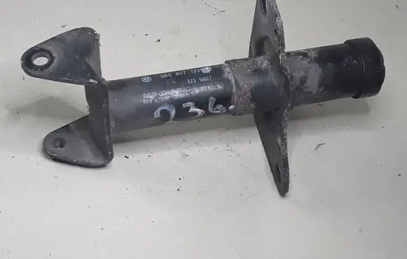 Volkswagen PASSAT B5 Front bumper shock/impact absorber 3B0807133