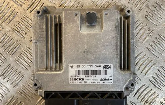 Opel Insignia A Engine control unit/module 55595540 0281019867 55579447