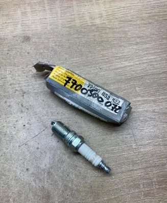 Renault Master I Spark plug 7700500072 S281YC