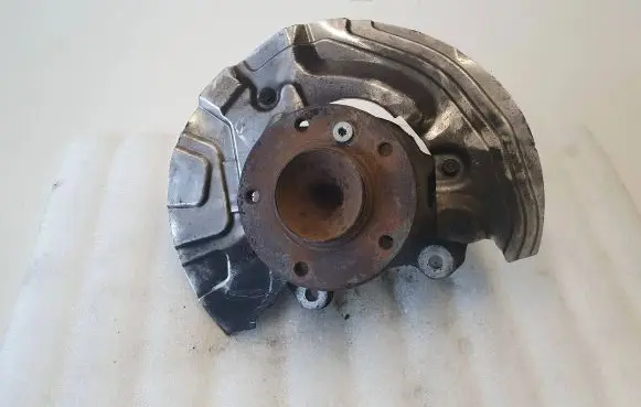 Front wheel hub