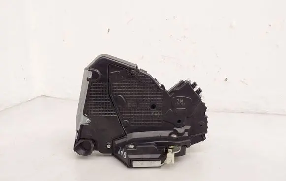Lexus ES 300h (7th Gen) Front door lock 1070123 7N1070123