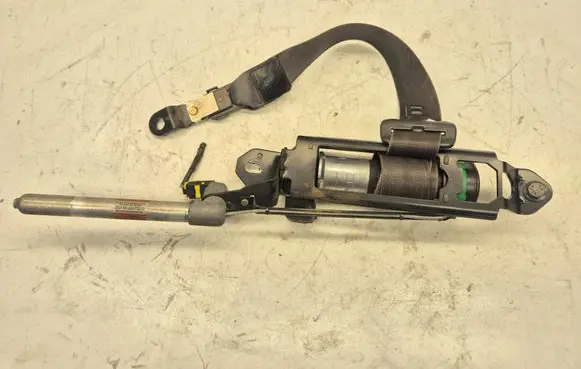Volvo S60 Front seatbelt 