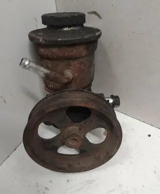 Toyota Avensis T250 Power steering pump