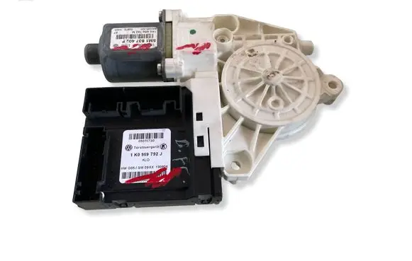 Volkswagen Golf Plus Front door window regulator motor 1K0959792J 05075730 3019080602