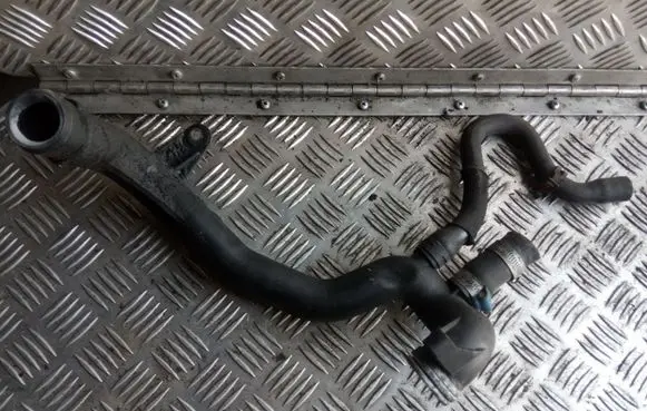 Mercedes-Benz B W245 Engine coolant pipe/hose