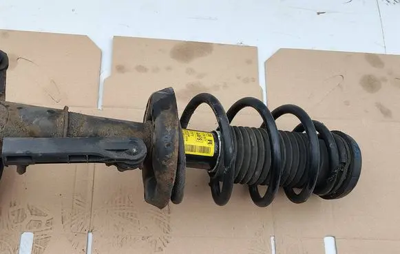 Chevrolet Orlando Front shock absorber with coil spring