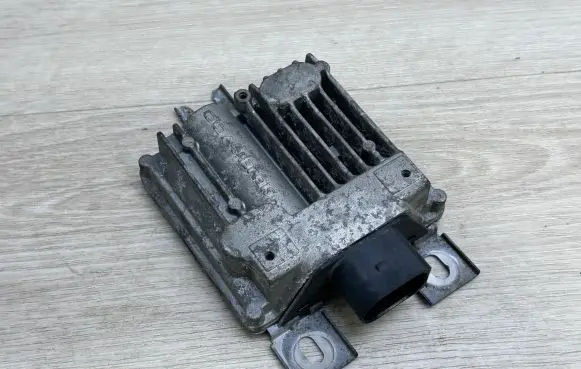 Porsche Panamera (970) Fuel injection pump control unit/module 7P0906093 A2C53355730
