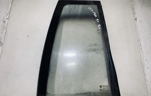 Opel Omega A Rear vent window glass 