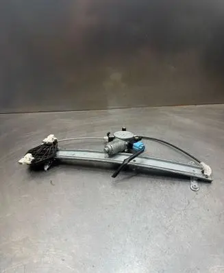 Subaru Impreza III Front door window regulator motor 905210