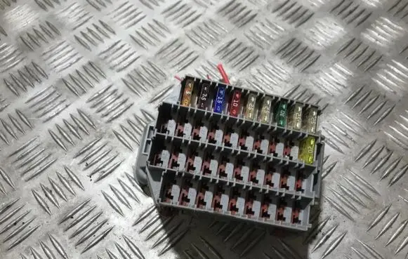 Volvo V70 Fuse box set 9162439