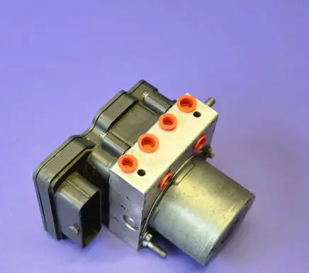 Volkswagen Polo VI ABS Pump 0265244793 6C0614517E