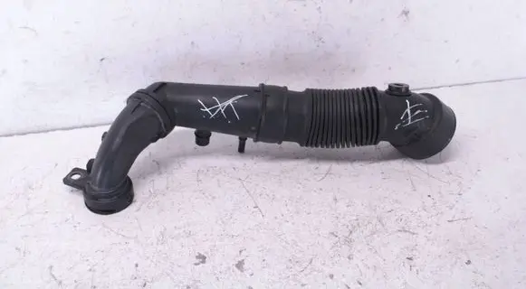 Peugeot 308 Turbo air intake inlet pipe/hose 9807939780 81067R 1080087S02