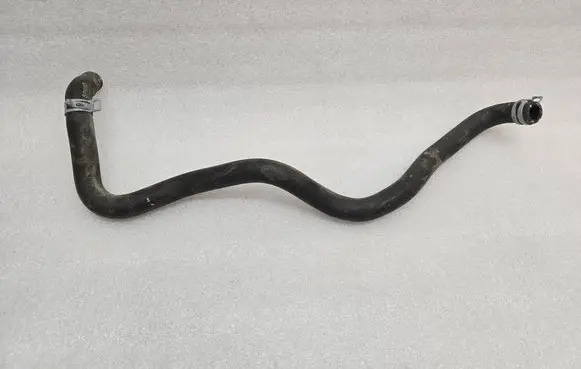 Volvo XC40 Engine coolant pipe/hose 3289067558