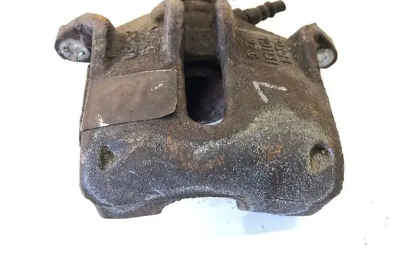 Peugeot 2008 I Front brake caliper