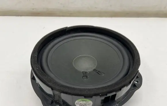 Audi A3 S3 8V Front door speaker 8V0035415E