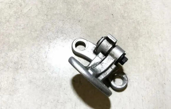 Volvo V50 Rear door lower hinge