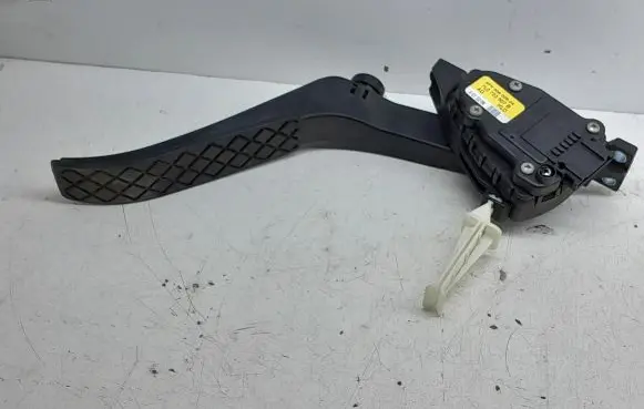 Audi Q7 4L Accelerator throttle pedal 7L0723507B