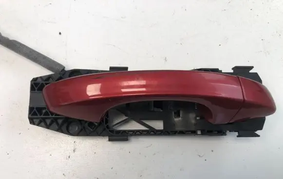 Rear door exterior handle/bracket