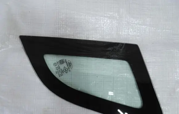 Ford Ecosport Rear side window