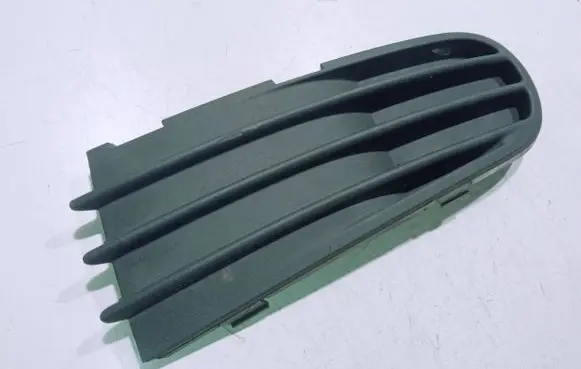 Volvo V50 Front bumper lower grill 30657009