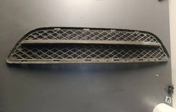 BMW 3 E90 E91 Front bumper lower grill 7154556