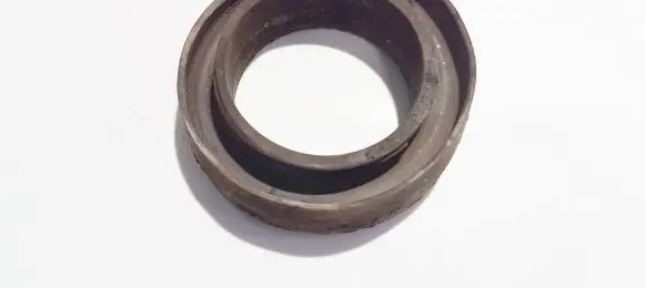 Ford Focus Front coil spring rubber mount 4s415599aa 4s41-5599-aa