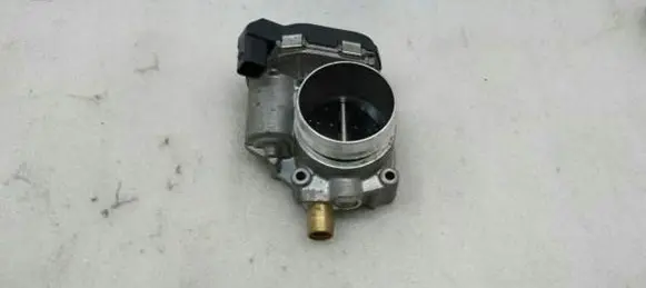BMW Z4 E89 Throttle valve 7588625