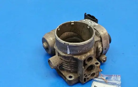 Peugeot 407 Throttle body valve